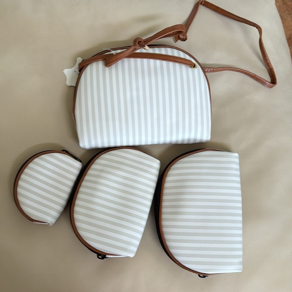 Royal 4 Piece Travel Bag - Picture 2 of 5